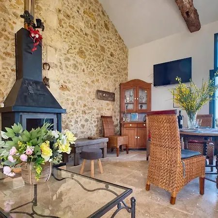 Holiday home Maison Confortable A Avec Jardin Et Terrasse