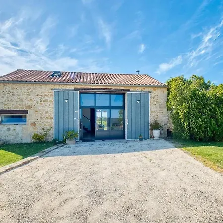 Holiday home Maison Confortable A Avec Jardin Et Terrasse